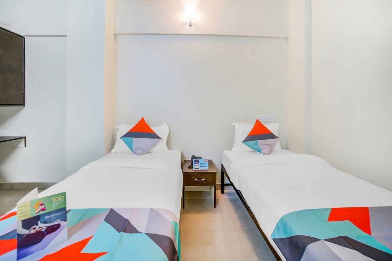 Fabexpress The Paradise Poona Buitenkant foto